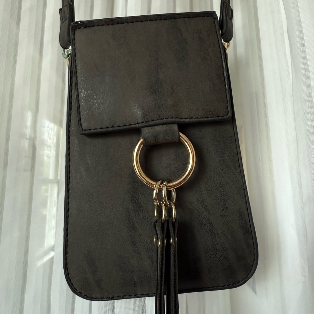 Elegant Black Leather Crossbody Bag